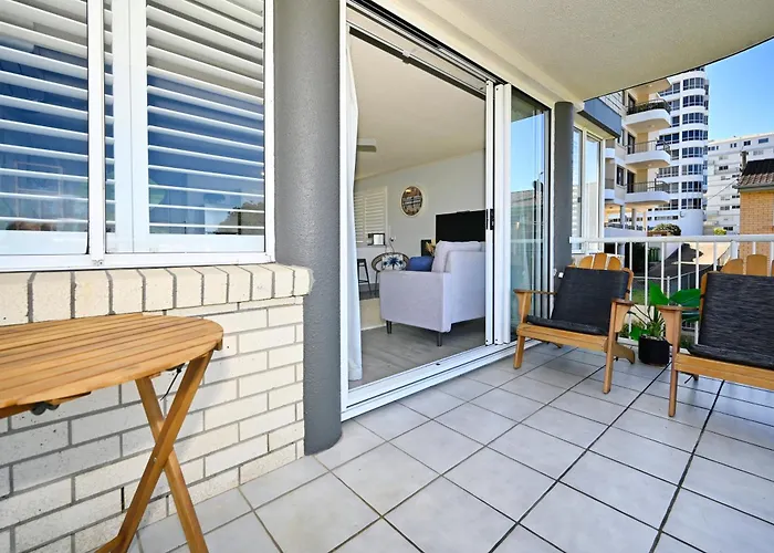Spacious 3 Bedroom Delight - Shops & Beaches Zg1