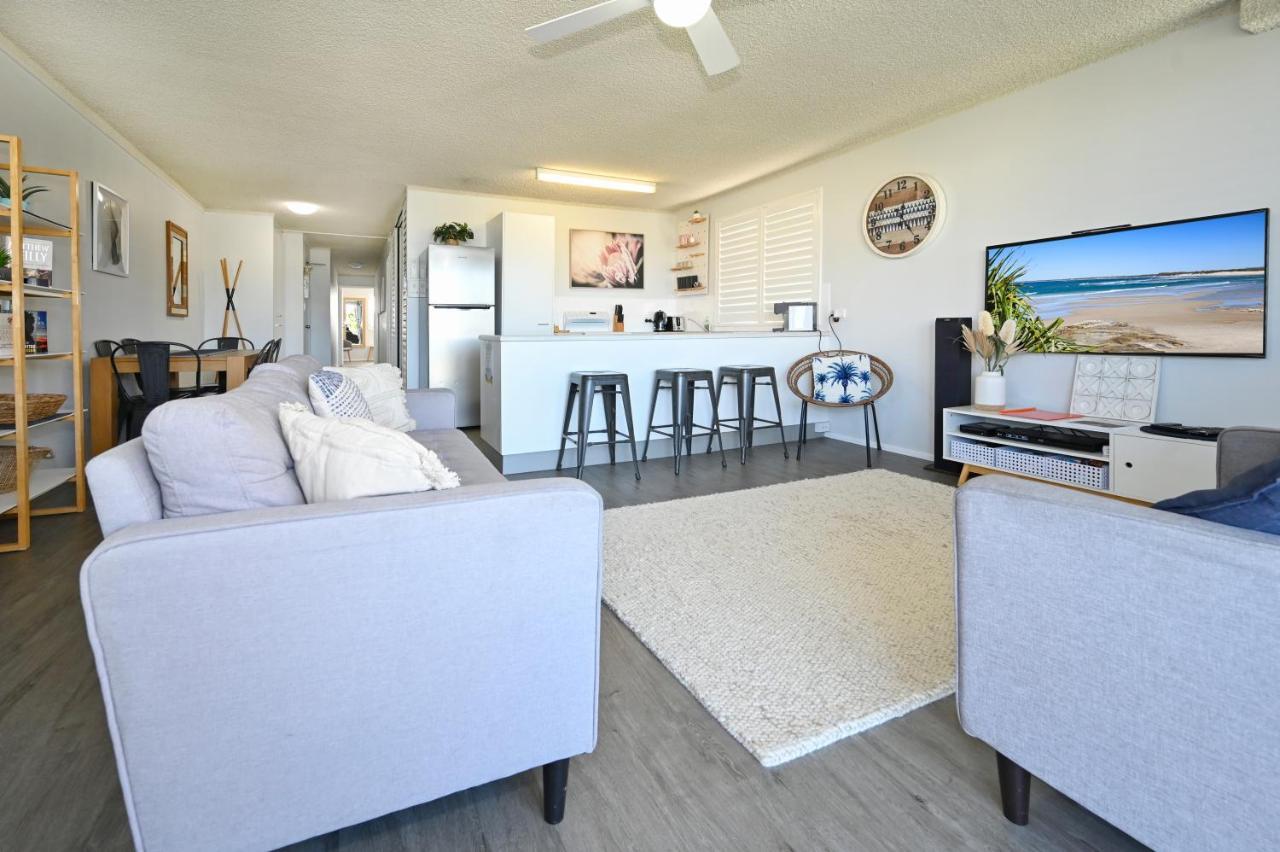 Spacious 3 Bedroom Delight - Shops & Beaches Zg1 * Caloundra