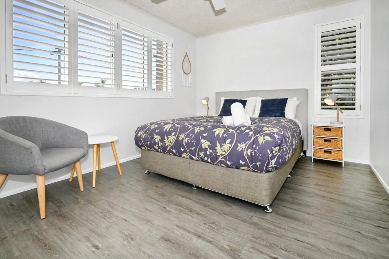 Spacious 3 Bedroom Delight - Shops & Beaches Zg1 * Caloundra
