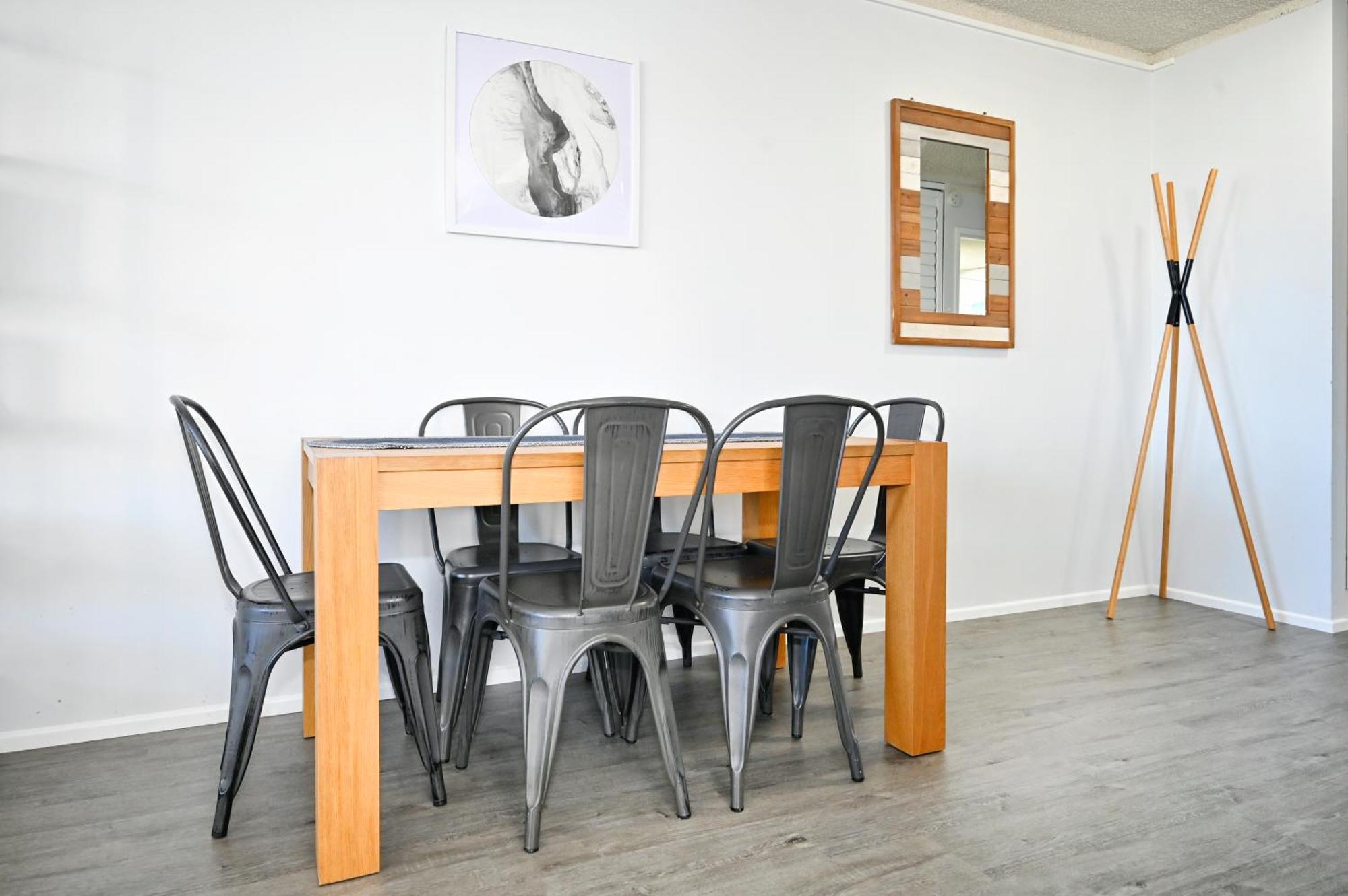 Spacious 3 Bedroom Delight - Shops & Beaches Zg1 *