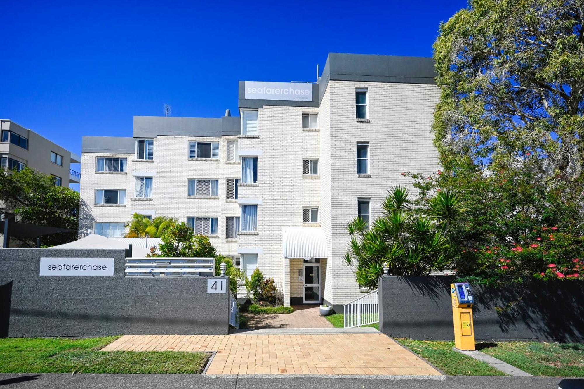 Spacious 3 Bedroom Delight - Shops & Beaches Zg1 Apartment *